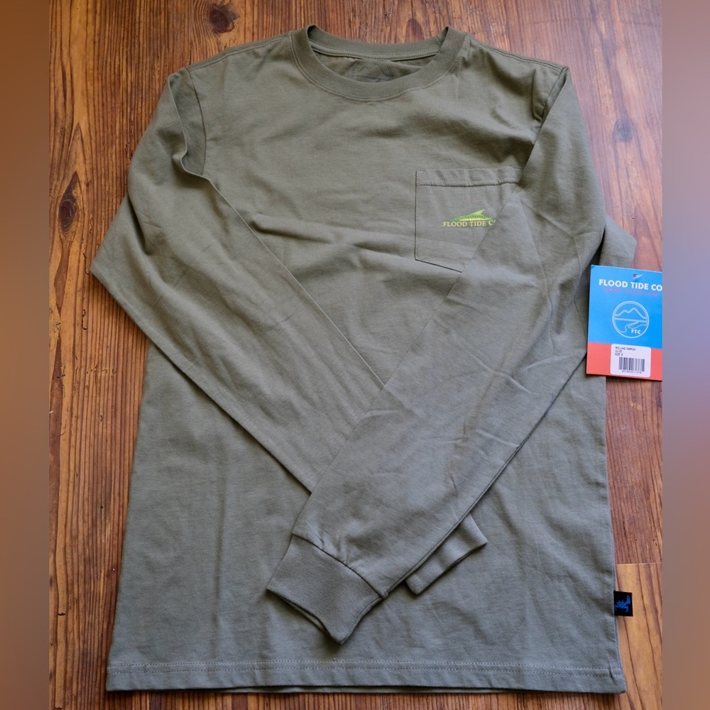 Size small men’s flood tide long sleeve